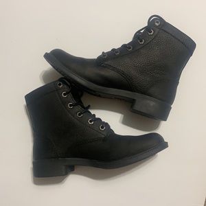 Size 6.5 Black leather water proof Kodiak lace up boots